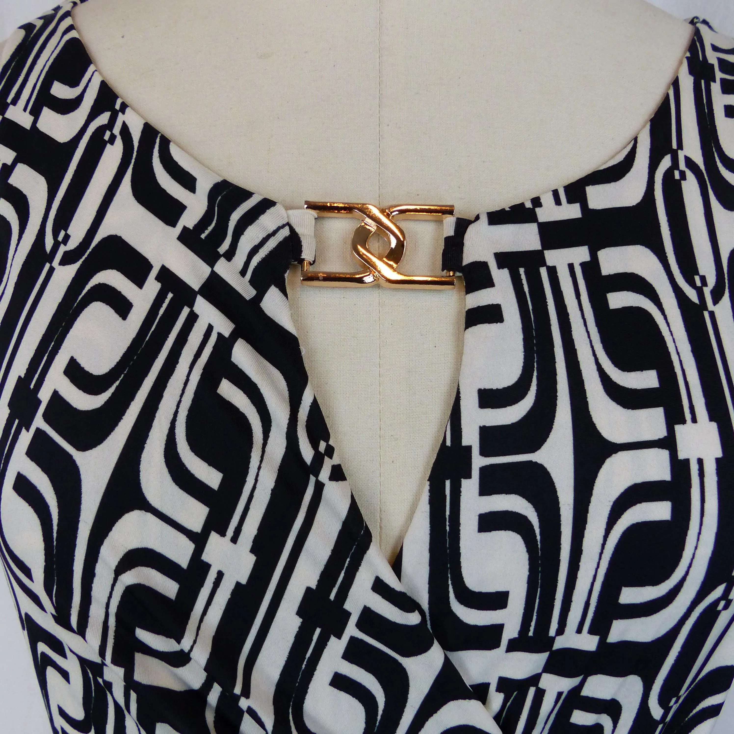 Robe noir/blanc - RIU Paris - S
